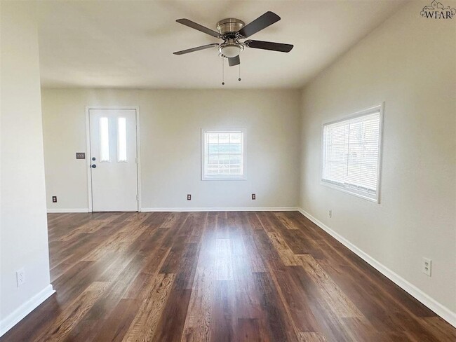 Photo - 3016 Stearns Ave