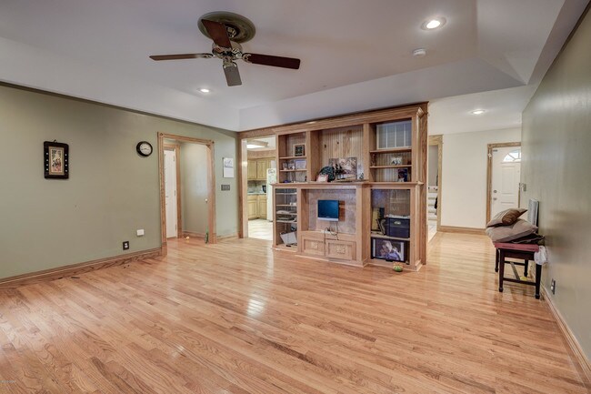 Photo - 2129 Nashville St