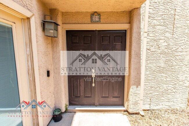 Photo - 310 E Bluebell Ln