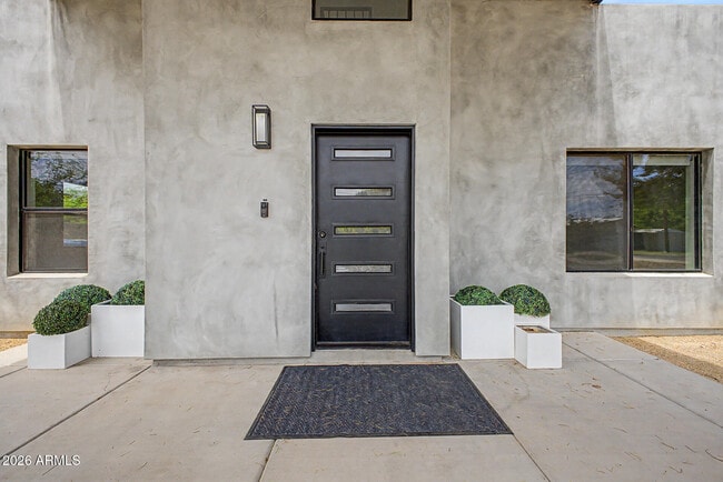 Building Photo - 2312 E Curnow Dr