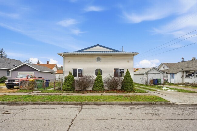 Photo - 5111 N Stone St