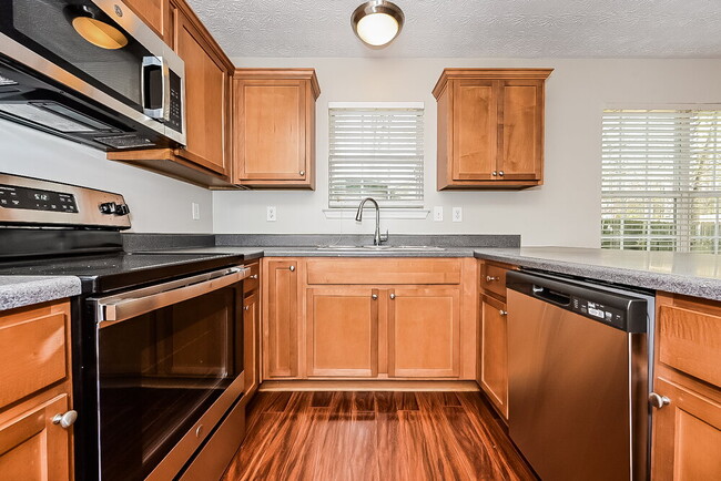 Photo - 9312 Scarlett Dr SW