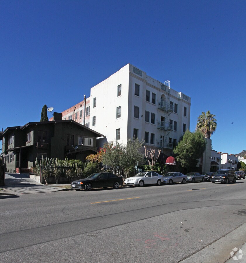 Edgemont Hollywood Apartments - Edgemont Hollywood Apartments