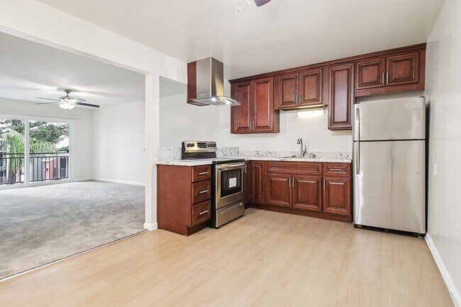 Photo - Summit Apartments