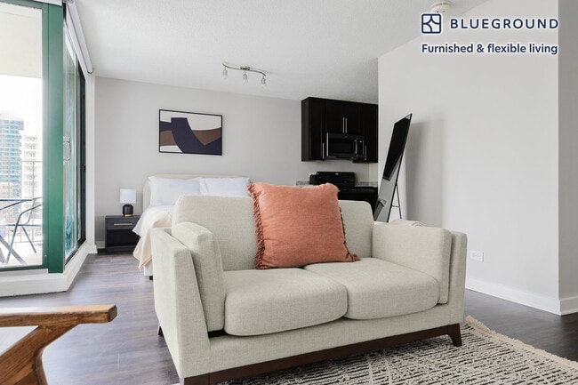 Photo - 77 W Huron St Unidad FL8-ID1380