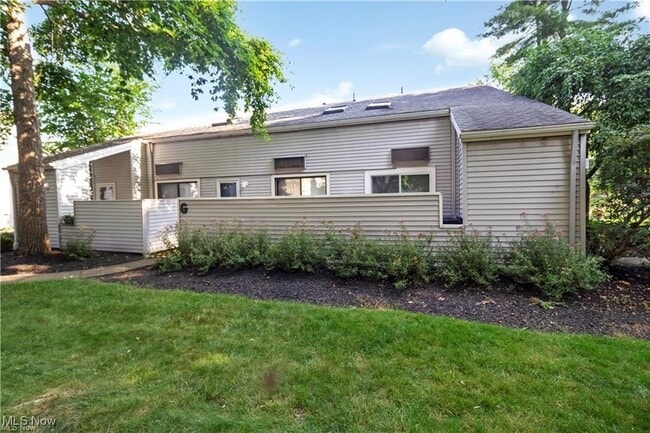 Building Photo - 1597 Cedarwood Dr Unit F