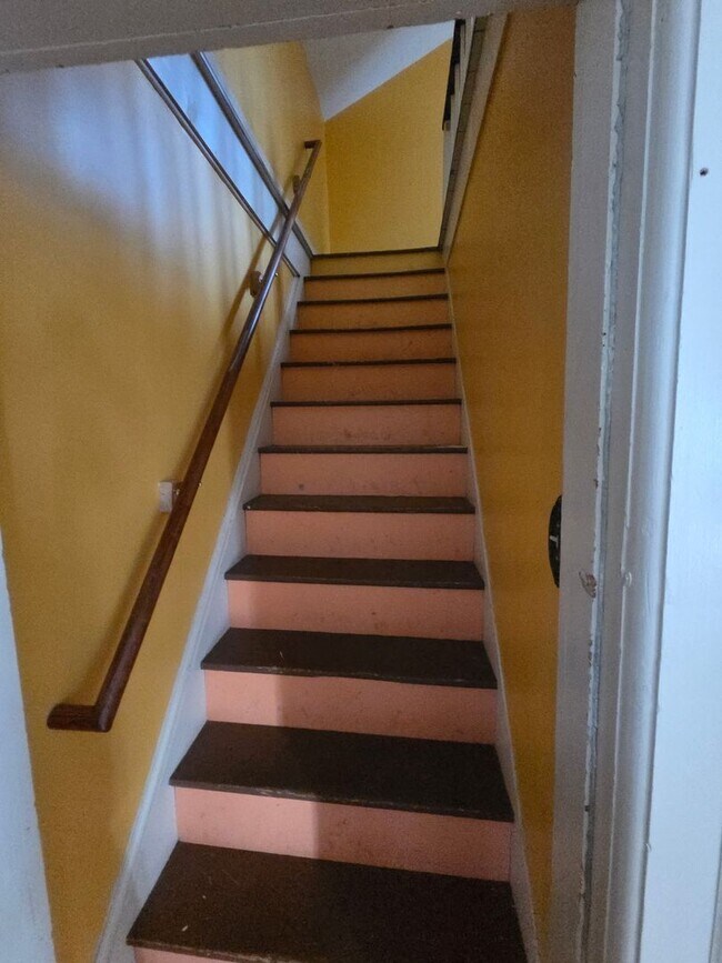 Photo - 4 Bed 2 Bath