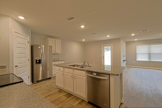 Photo - 5747 Guinevere Ln