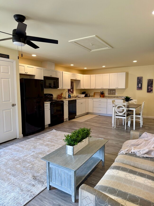 Photo - 420 Hancock St Unit A