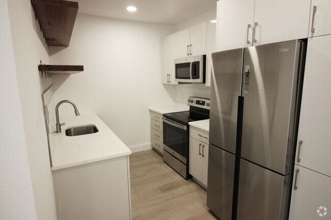 Building Photo - GREAT 2 BEDROOM IN THE SOUTH END!!!! Rental