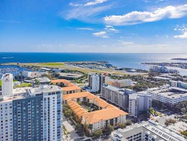 Photo - 200 4th Ave S Unidad 318