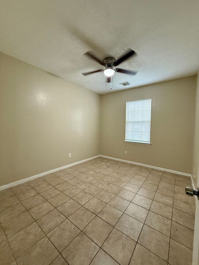 Photo - 5909 Allison Rd Unidad 5909B