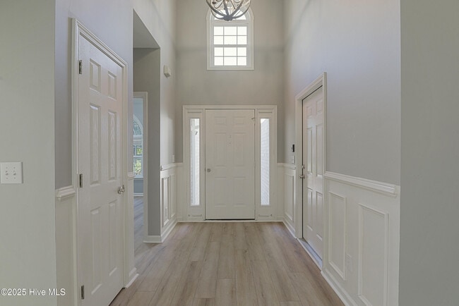 Photo - 8829 Lansdowne Dr NW