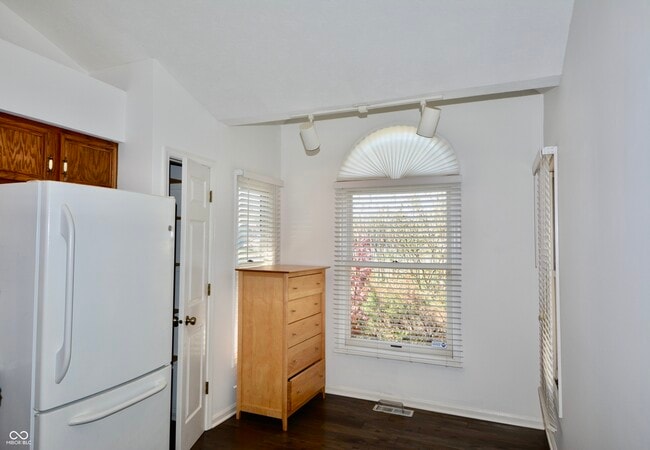 Photo - 7749 Chesapeake Dr E
