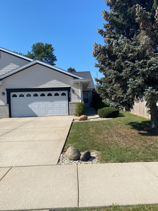 2 Car garage w/private drive - 8122 14th Ave