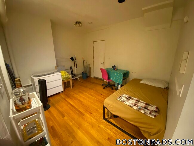 Photo - 136 Hemenway St Unit B