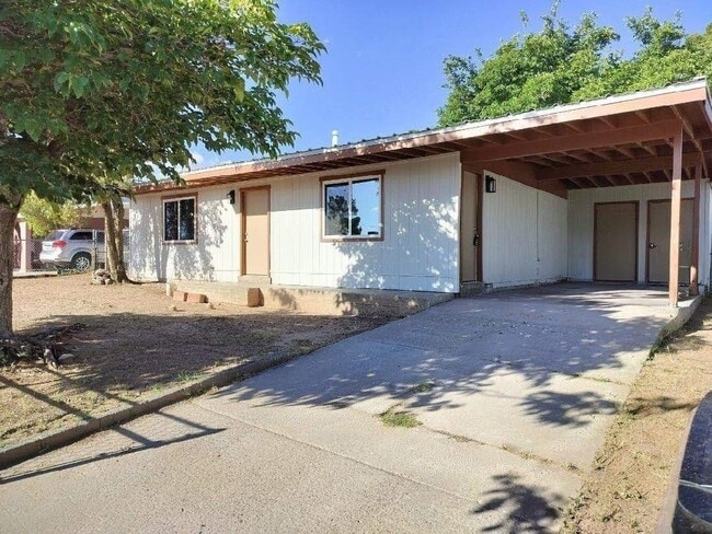 Building Photo - 1617 Stull Dr