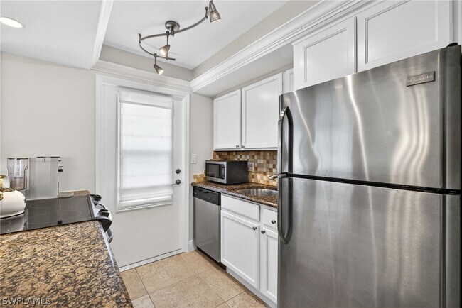 Photo - 1550 Gulf Shore Blvd N Unidad E6