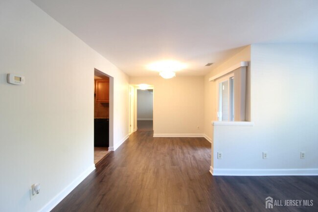3123 Sayre Dr