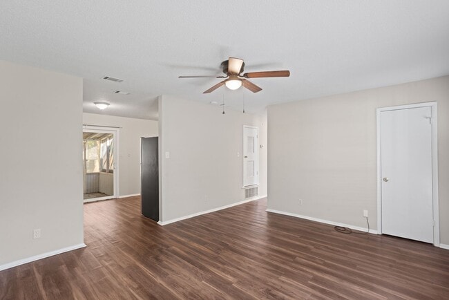 Photo - Charming 3 Bedroom/1.5 Bath home on Wilmington Island.