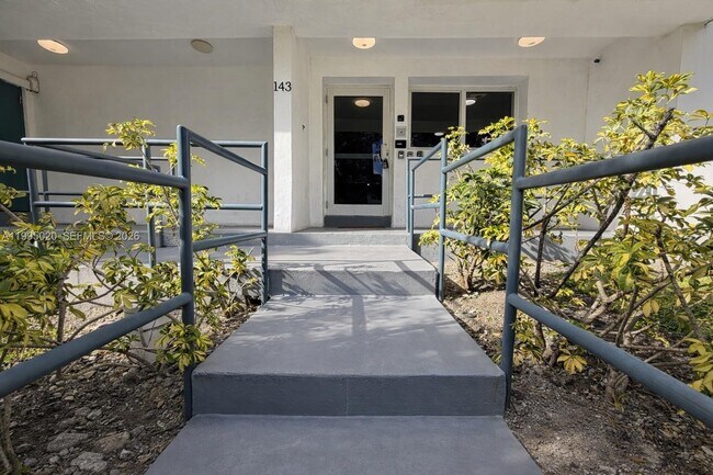 Photo - 143 SW 9th St Unit 105