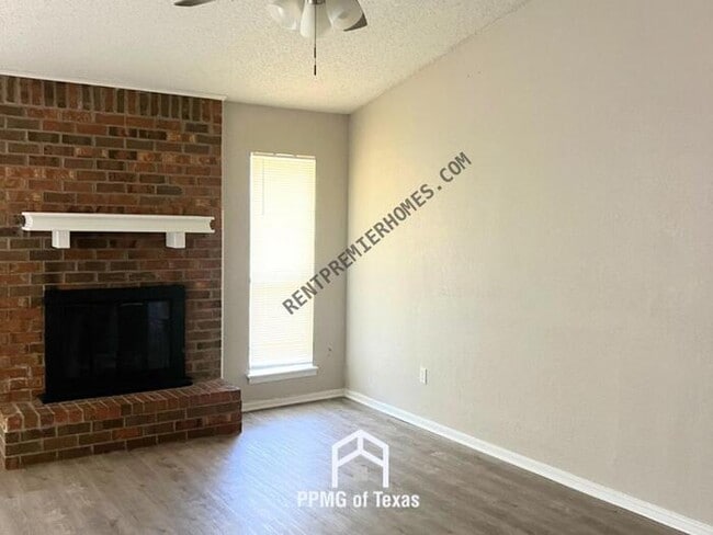 Photo - 1812 Mark Trail