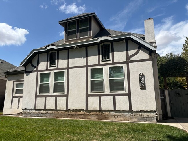 Building Photo - College 139-147 Unit 143 Rental