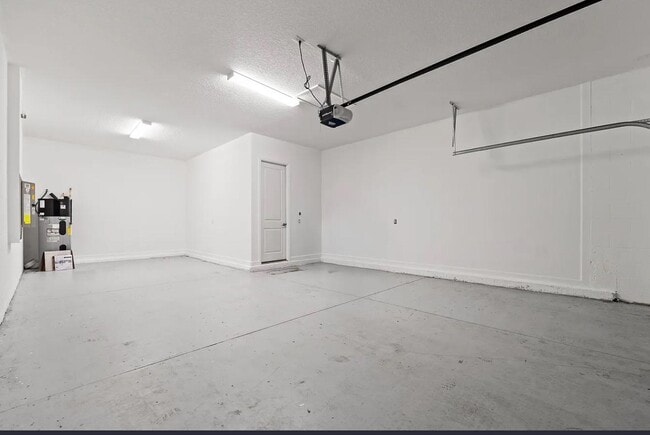 Photo - 2766 Hilliard Dr