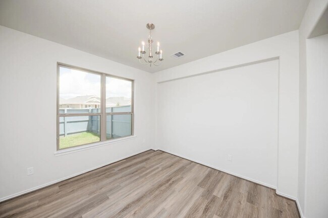 Photo - 32402 Clouser Crawdad Ct