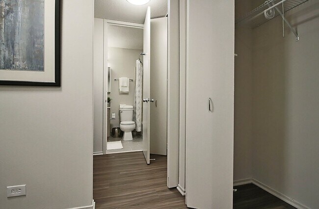 Photo - 1115 N Dearborn St
