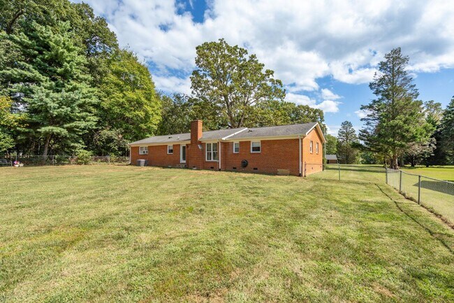 Photo - 3303 North Carolina Hwy 150