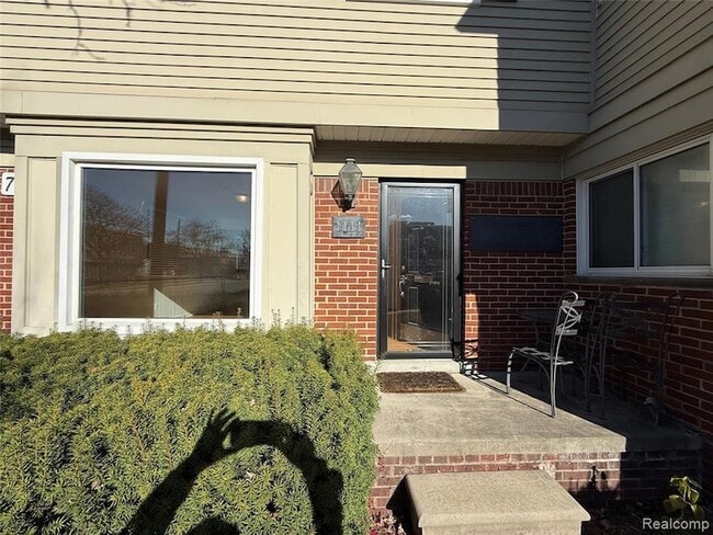 Photo - 1111 Holland St