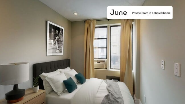 Building Photo - Private bedroom in 3 bed/2 bath Home