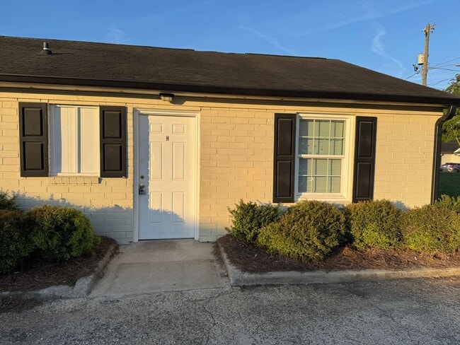 Photo - 1665 N Webb St Unidad Apt: H