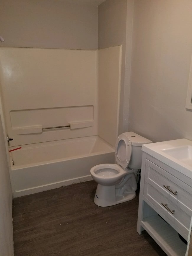 Photo - Washington Apartments