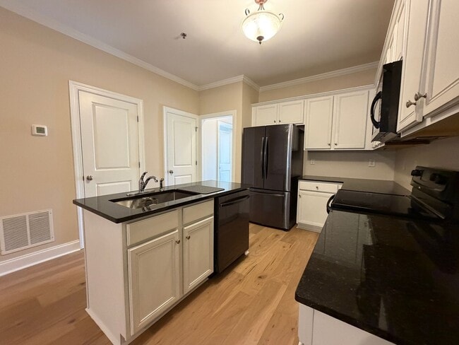 Building Photo - Lovely 3 Bedroom 3 Bath Townhouse on the east side of Athens, GA