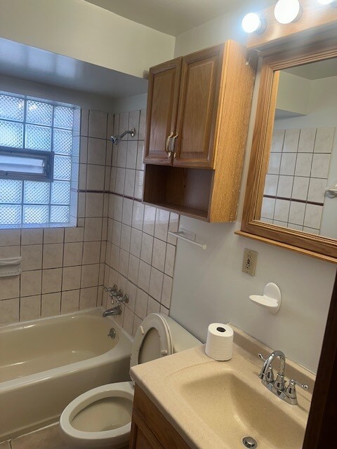 Photo - 7236 Balson Ave Unit 1