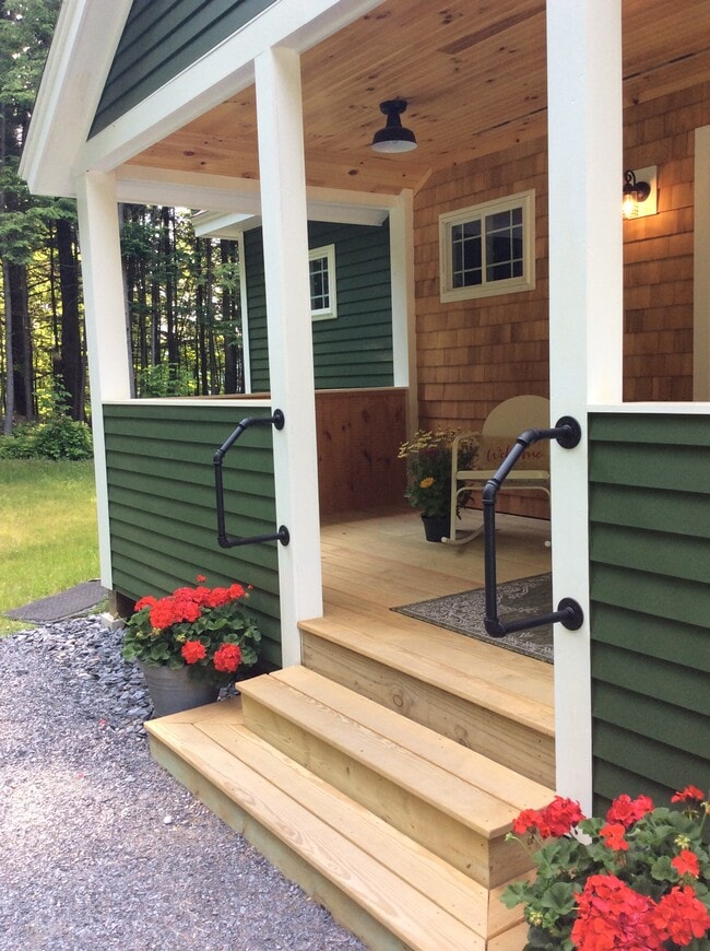 farmhouse porch - 3819 VT-44