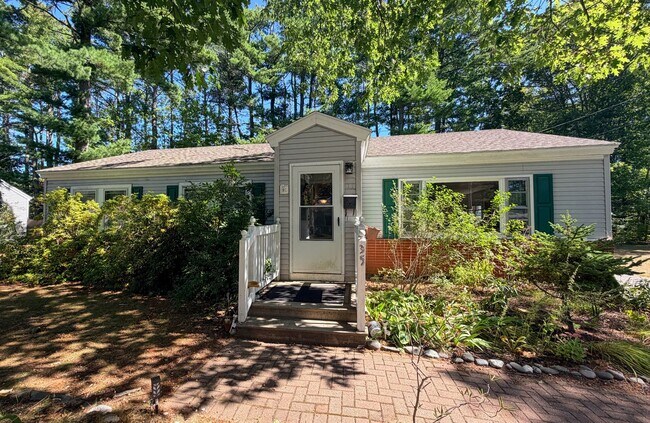 35 Intrepid St