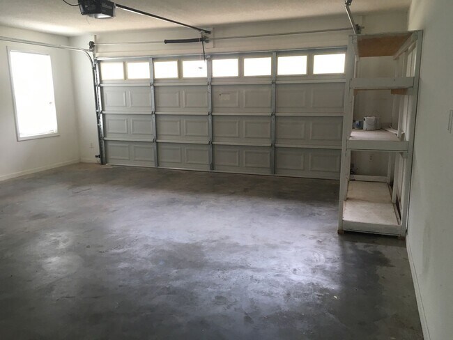 Photo - Foxhill Commons - 3 Car Garage