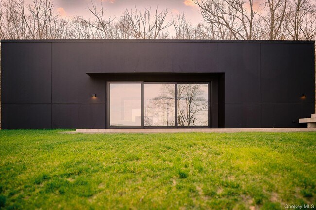 Photo - 279 Tompkins Rd