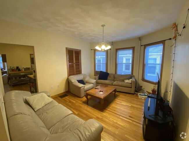 Building Photo - 35 Hancock St Rental