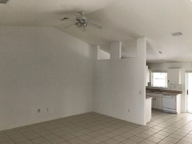 Photo - 9 Rainbow Ln