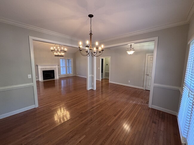 Photo - 420 Lake Forest Dr SE