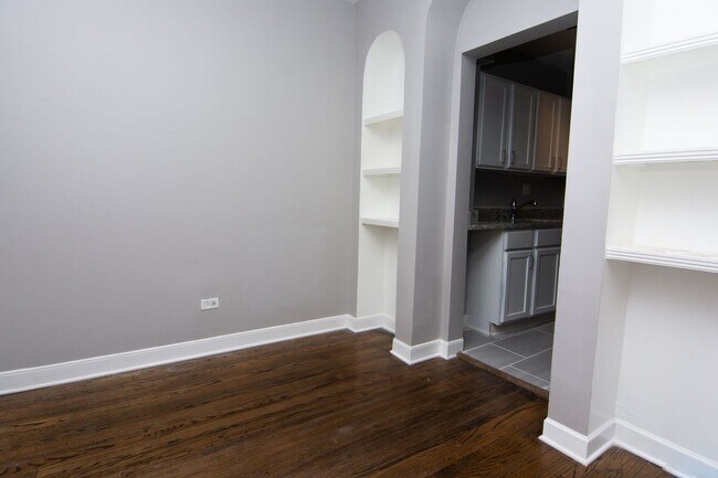 Photo - 7130 S Jeffery Blvd