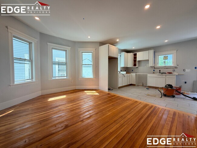 Building Photo - 54 Tremont St
