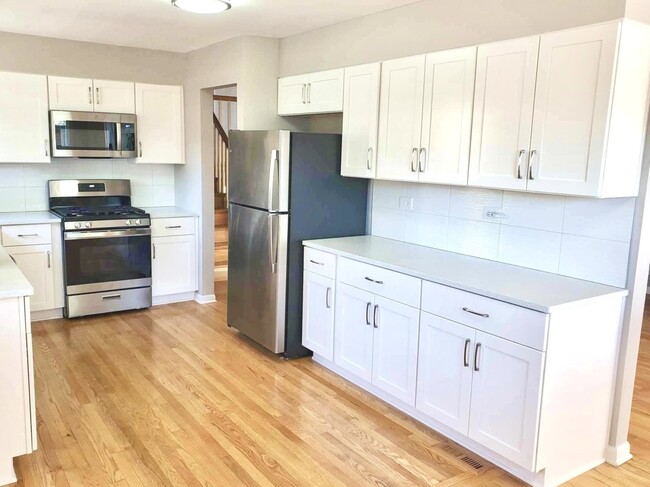 Photo - 2140 Eastview Dr