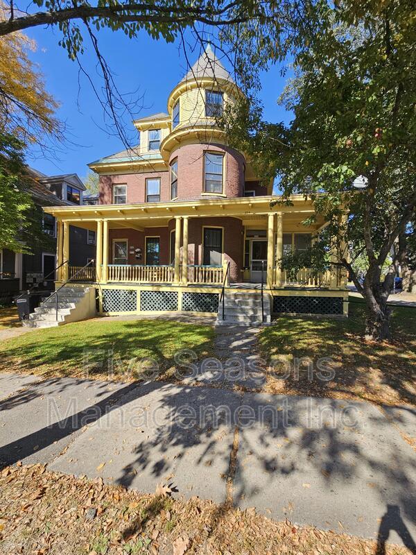 Building Photo - 322 Pearl St