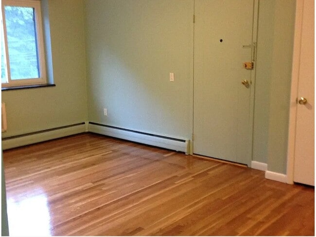 Photo - 205 Kent St Unit 18