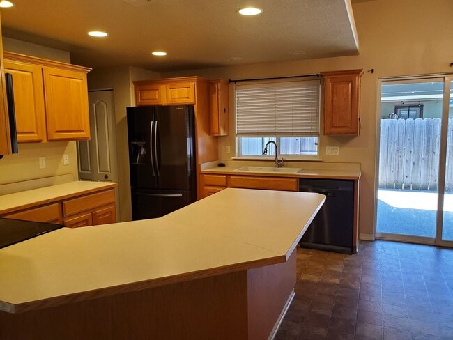 Photo - 3 bed 2 bath Single Family Home for Rent in SW Grants Pass